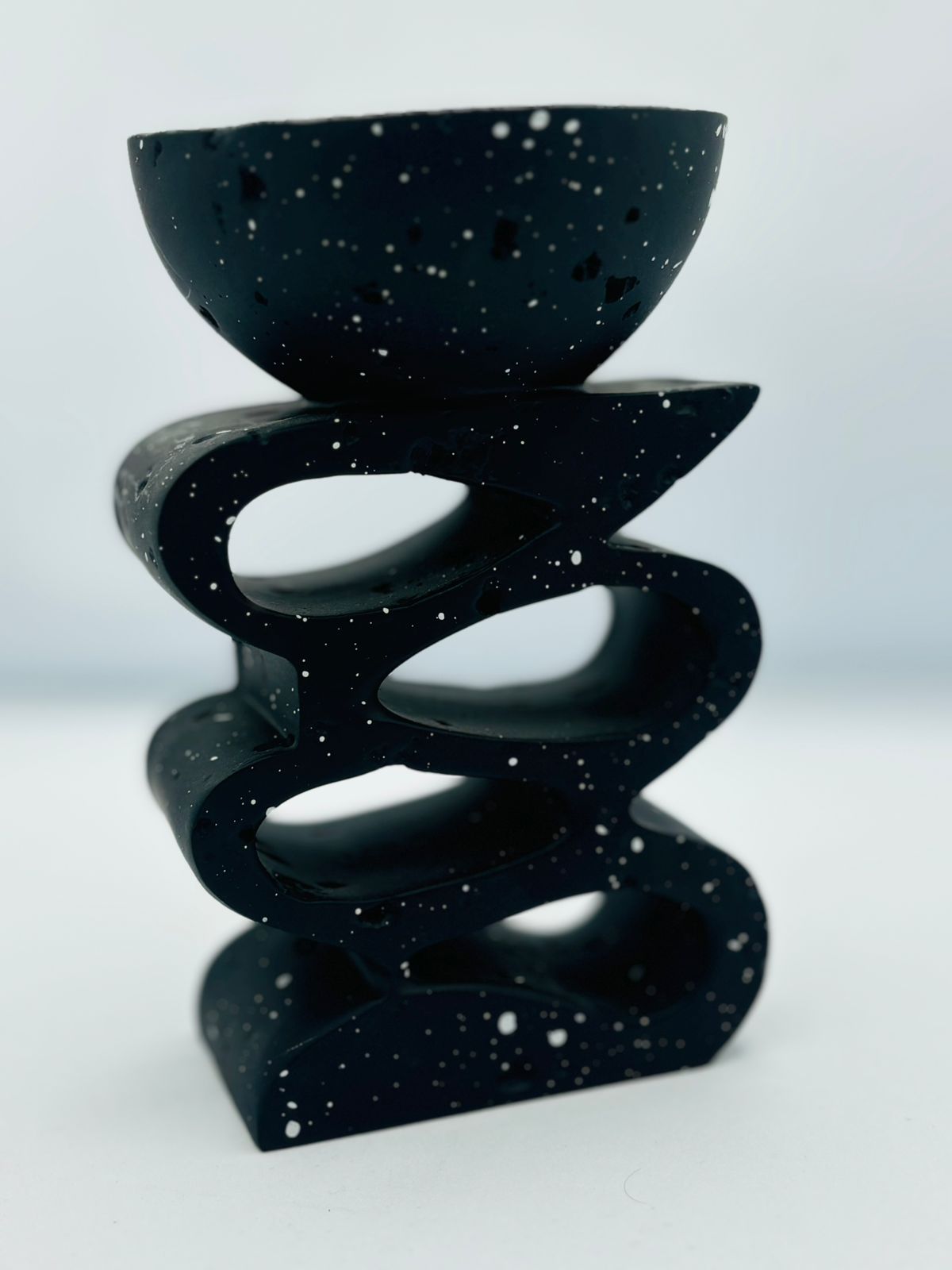 Galaxy Wave Bakhoor Burner – Black Speckled Sculptural Mabkhara | Aesthetic Home Décor