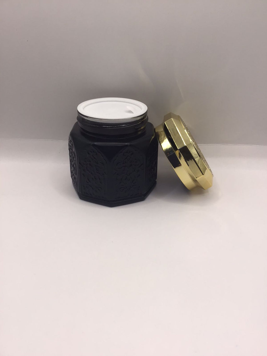 Luxury Hexagonal Bakhoor Jar – Black & Gold